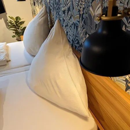 Paga Hotel & Restaurant