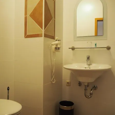 Paga Hotel & Restaurant 酒店 Ehrenburg